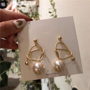 Metal winding personalized pearl earrings - Image 3